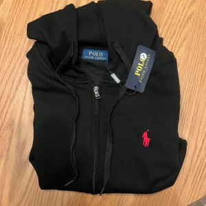 Ralph Lauren zip - Helt ny, skriv för mer info.