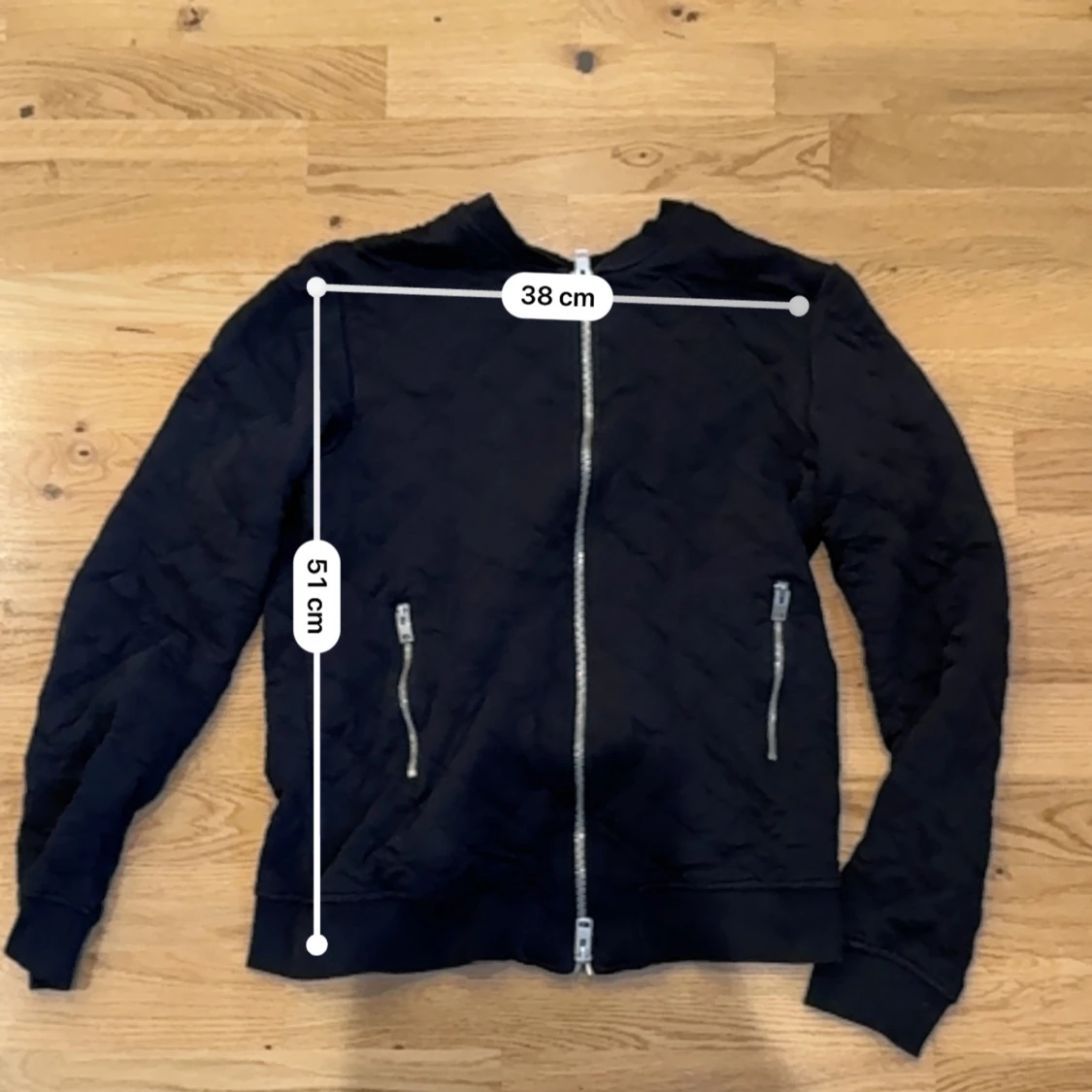 Svart quiltad jacka från J. Lindeberg - 3