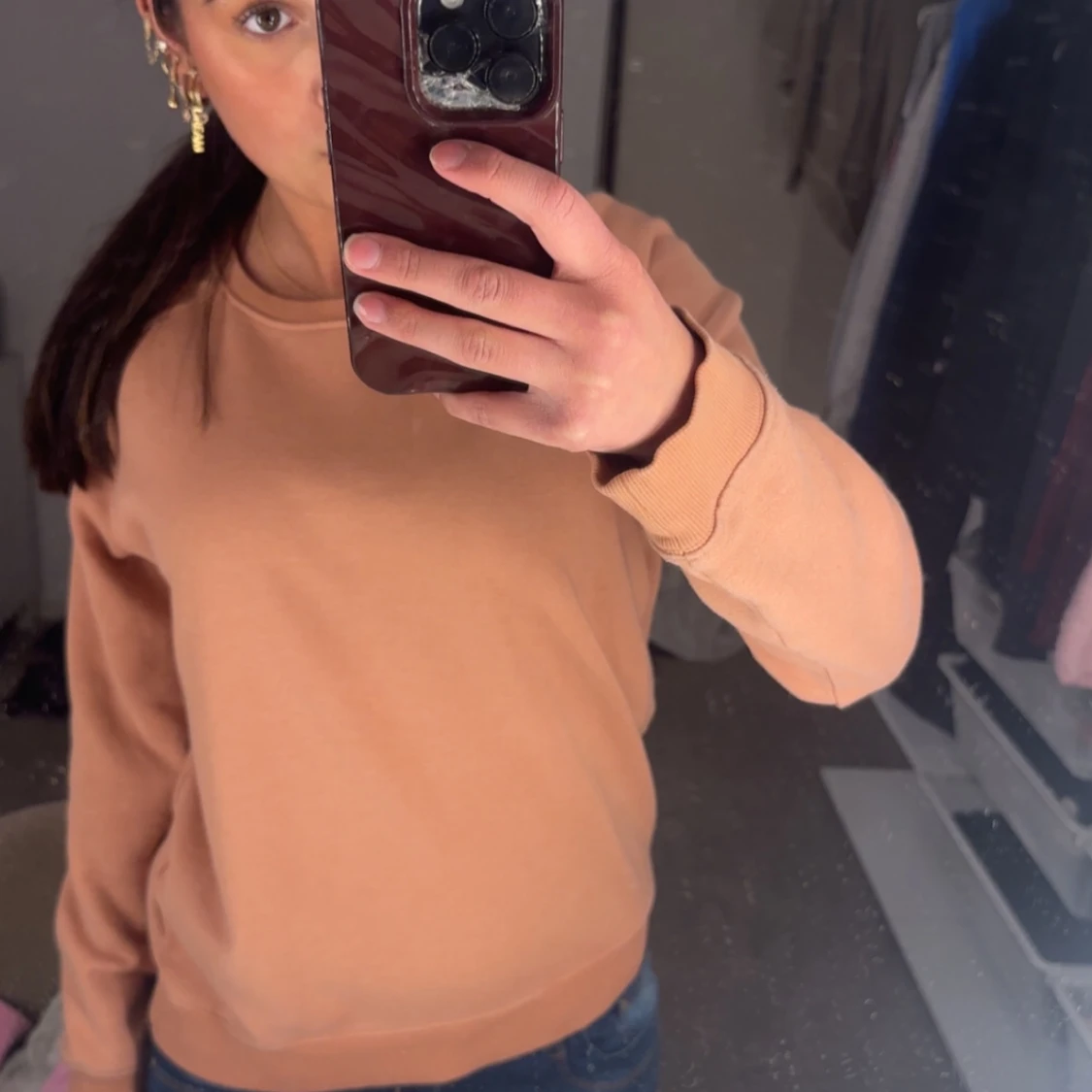 Beige tröja med långa ärmar