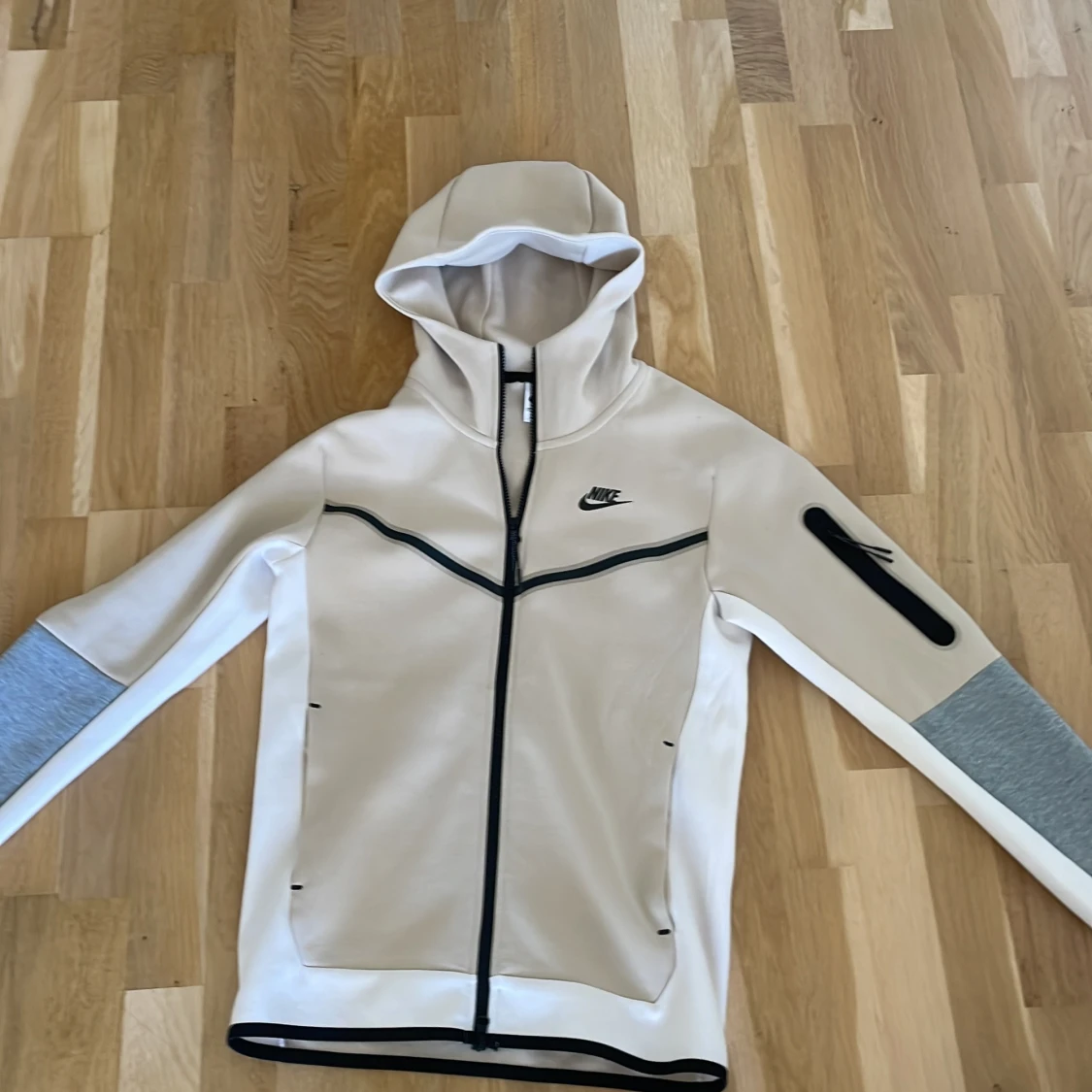 Nike tech fleece 