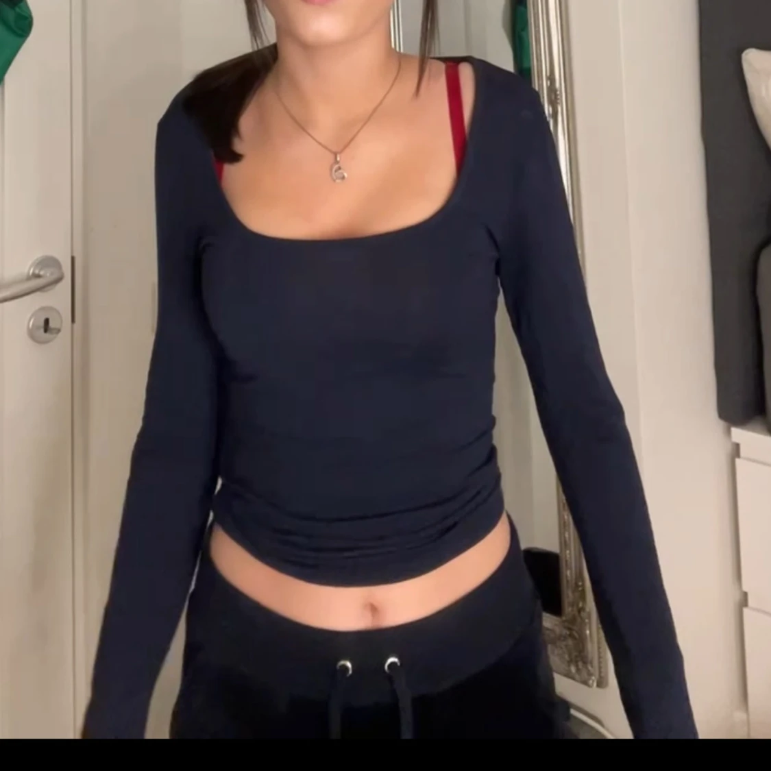 Mörkblå långärmad topp från Gina Tricot - 3