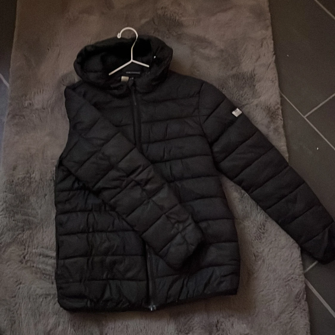 Svart pufferjacka från Weekend Offender