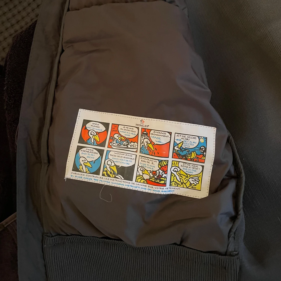 Svart pufferjacka från Moncler - 3