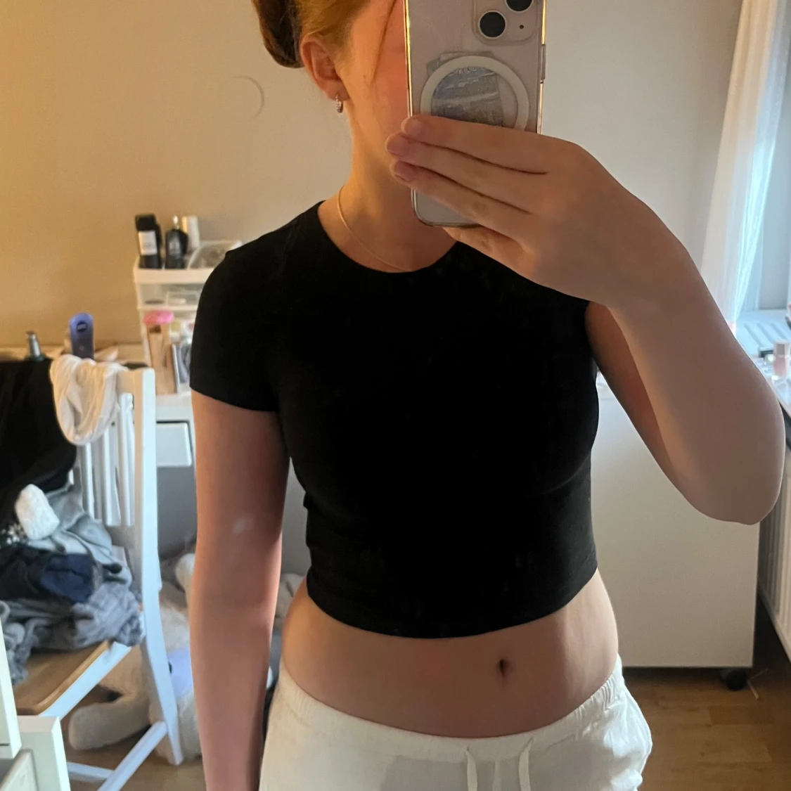 Svart croppad t-shirt från H&M Divided