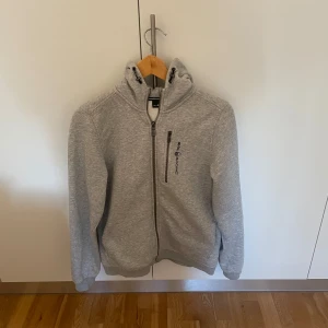 Sail racing zip Hoddie  - Säljer denna zip Hoodien i perfekt skick!💞tveka inte att höra av vid intresse💕