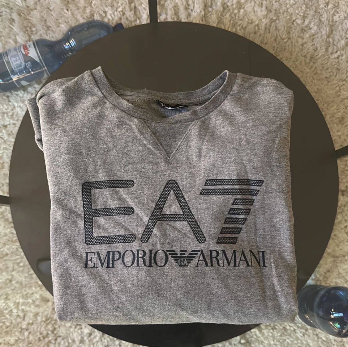 Grå sweatshirt från Emporio Armani EA7