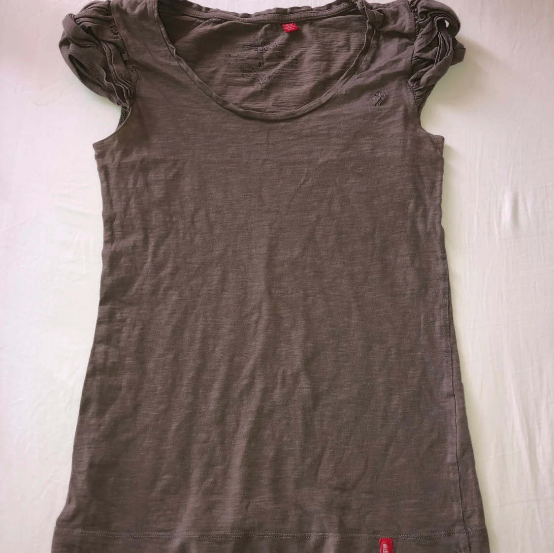Brun kortärmad topp från edc