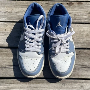 Air Jordan 1 Low Ashen Slate - Storlek 44,5 okej skick 