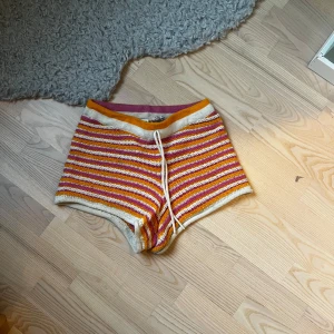 Randiga stickade shorts  - Garn shorts🥰Jättefin när man e brun på sommaren