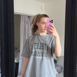 Oversize T-shirt Bohooman Herr/man - En tshirt från bohooman i stl S. Aldrig använd.🖤