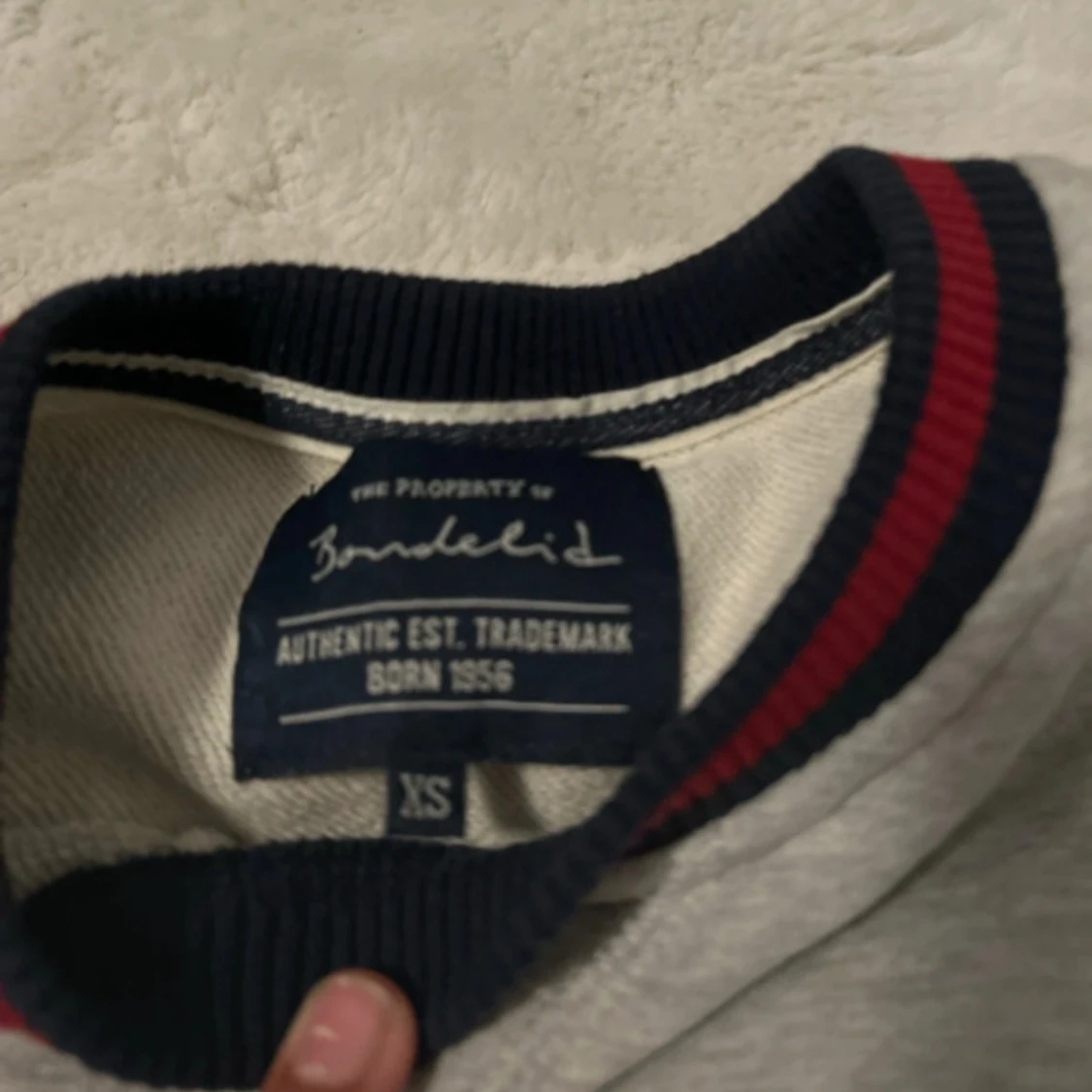 Grå tröja från Bondelid med ränder - 2