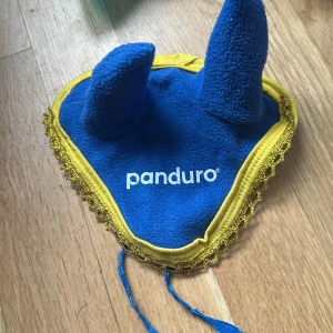 Käpphäst tillbehör  - Här är lite käpphäst utrustning. Vi diskuterar priset via dm själv har jag aldrig använt dessa sakerna förutom mrtinggallen ungefär 5 gånger -10 gånger :)
