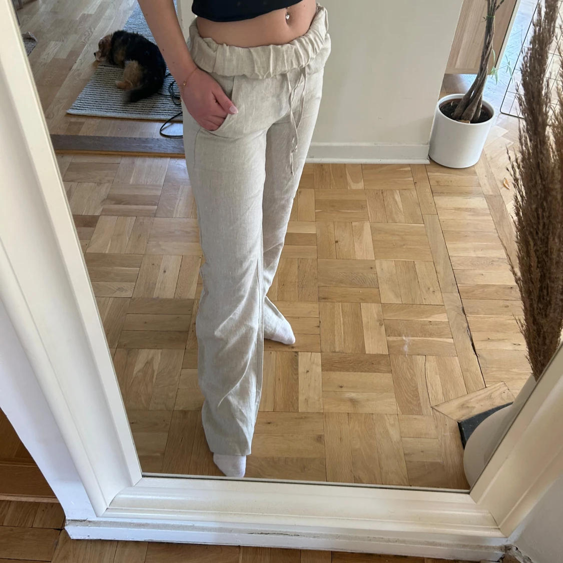 Beiga linnebyxor med snörning - 1