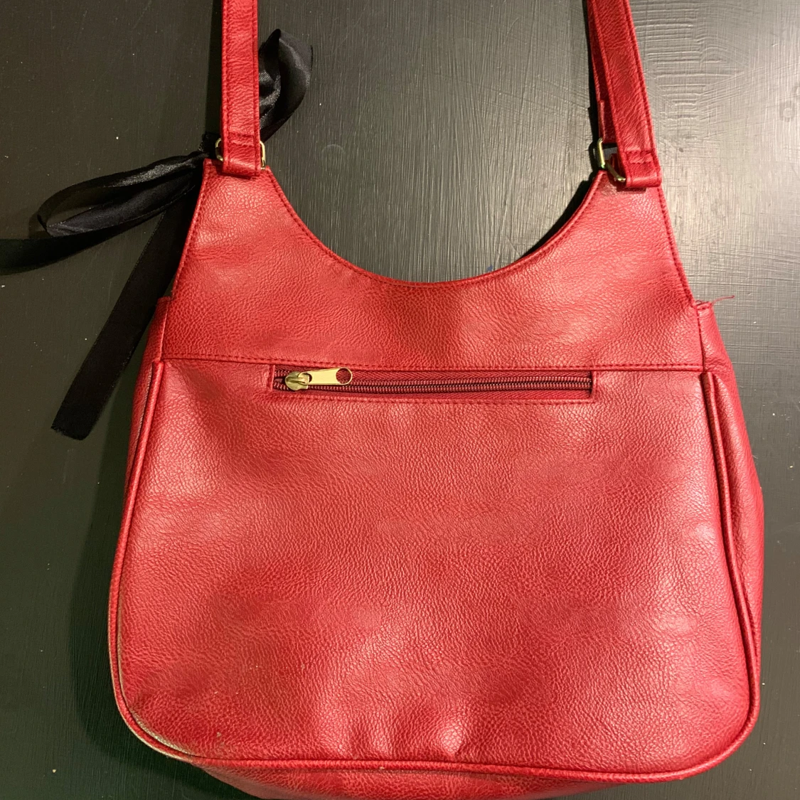 Röd axelväska från Eternal Line - 2