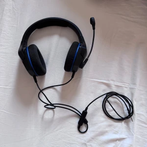 Gaming headset från hyperX - Helt nytt gaming headset från hyperX. Helt oanvänd då den inte kommer till användning.