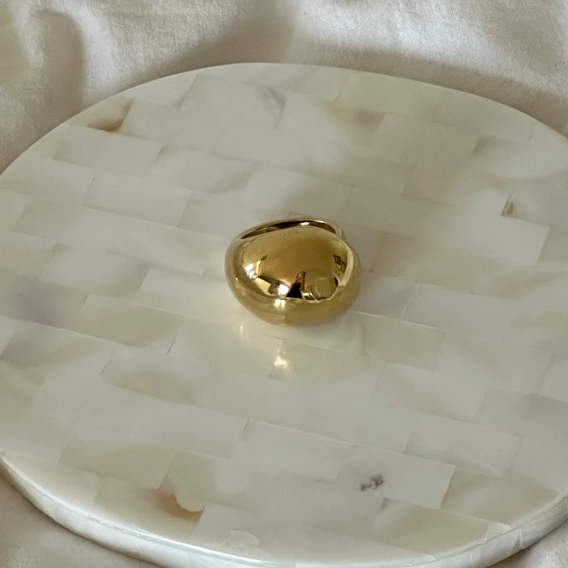 Guldfärgad chunky ring - 1