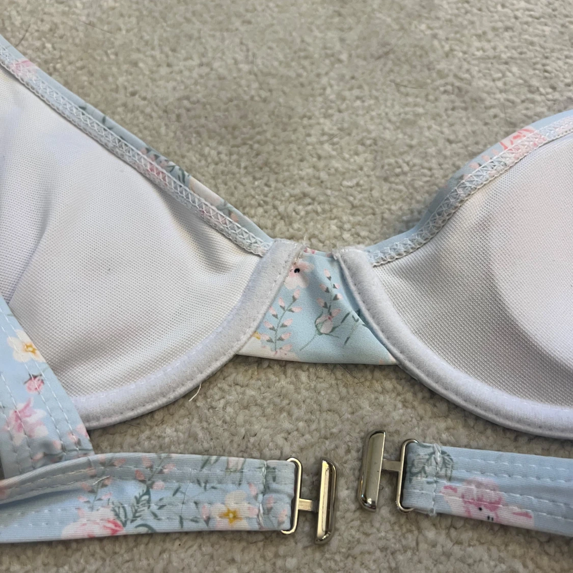 Blommig bikini i ljusblått - 3