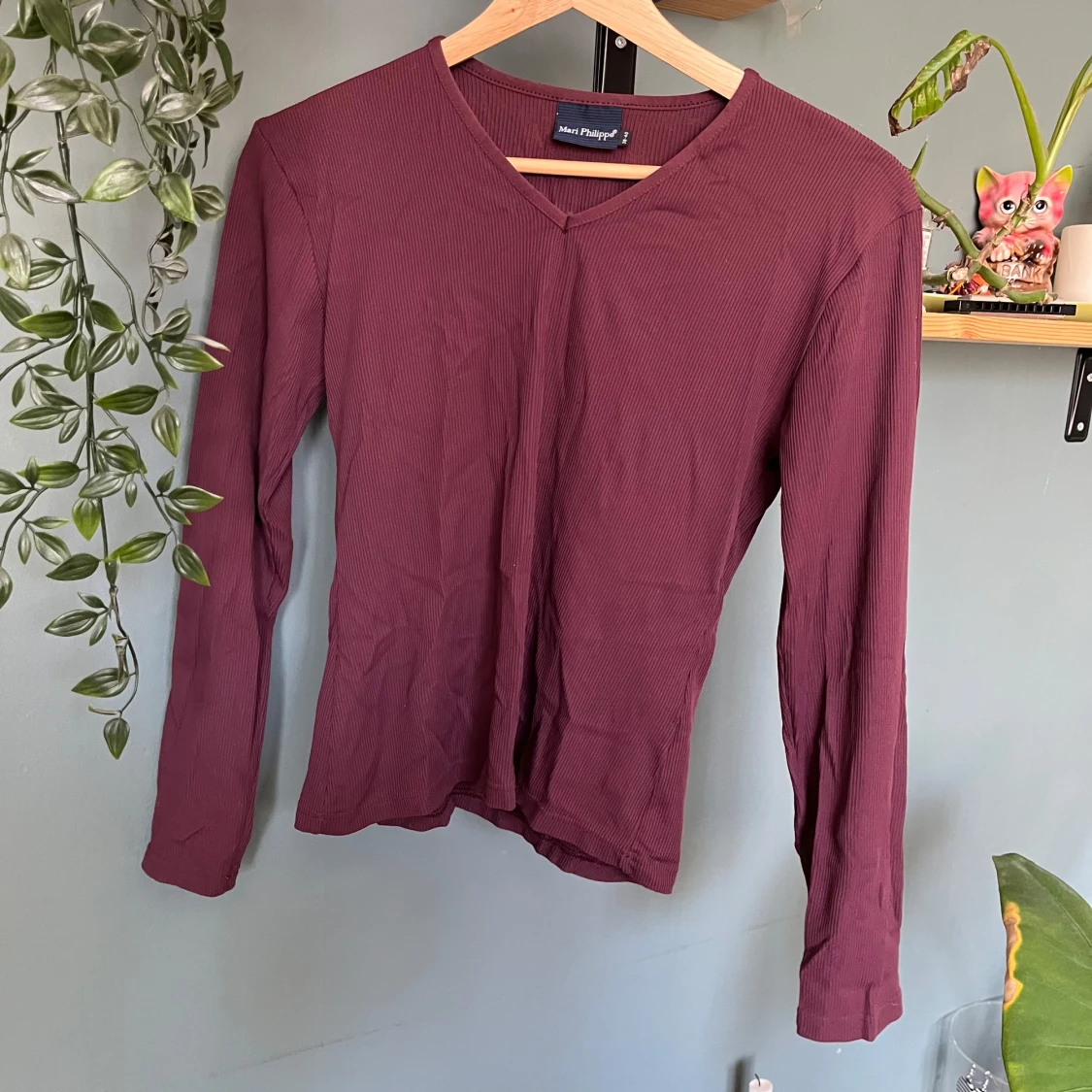 Vinröd ribbad tröja  - 1