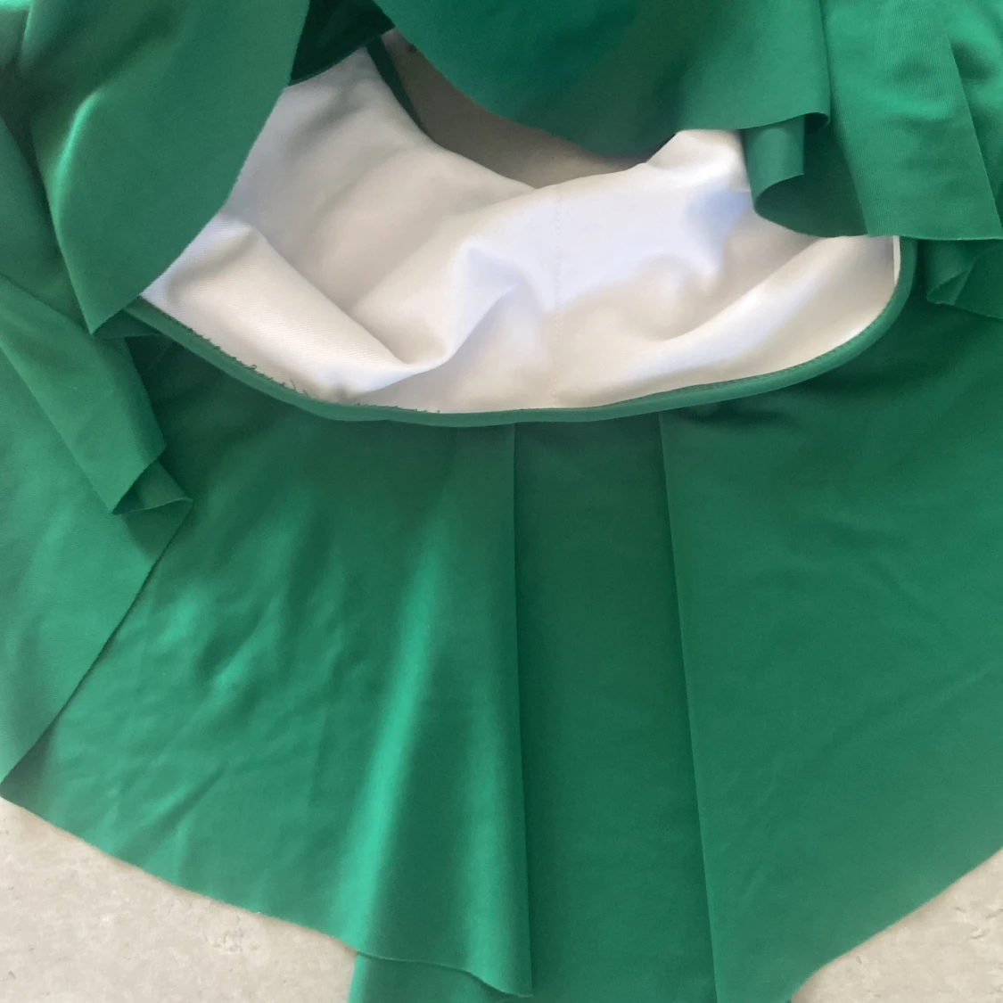 Grön bikini med volangdetaljer - 3