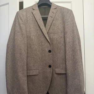 Tiger Of Sweden kostym i ull - Tiger Of Sweden kostym i mycket bra skick. Storlek 48