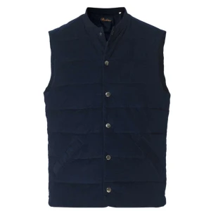 Mörkblå dunväst från Stenströms - Snygg mörkblå dunväst från Stenströms med knappar framtill och diskret ståkrage. Västen har en quiltad design och är perfekt för lager-på-lager. Klassisk och stilren modell som passar till många tillfällen. Västen är L men passar mer som S/M, Modellen är 185/70kg. Väldigt eftertraktad och unik, den är dessutom knappt använd och i nyskick. Kan vara flexibel med priset vid snabb affär.