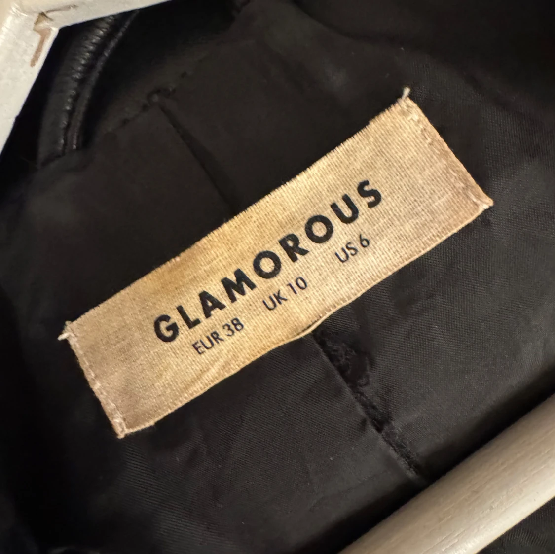 Svart skinnjacka från Glamorous - 3