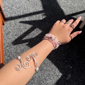 Armcuf/ armsmycke  - Mät din arm eller där du vill ha smycket så fixar jag så att den är perfekt till dig!🫶🏼