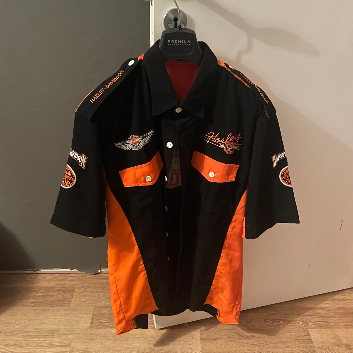 Svart och orange Harley Davidson skjorta - 2