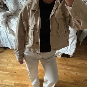 Beige jeansjacka  - Inte mycket använd!