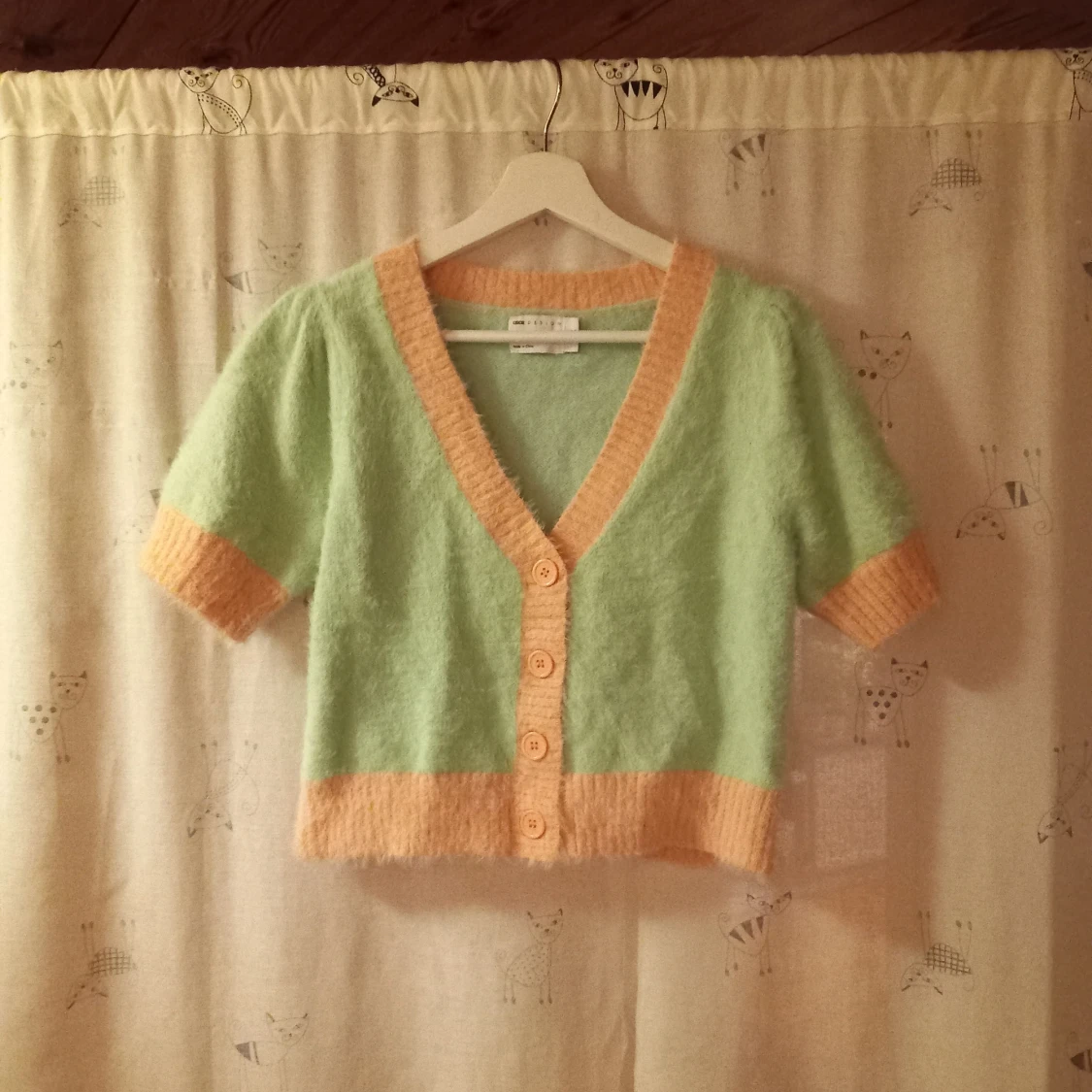 Grön och beige kofta från ASOS DESIGN