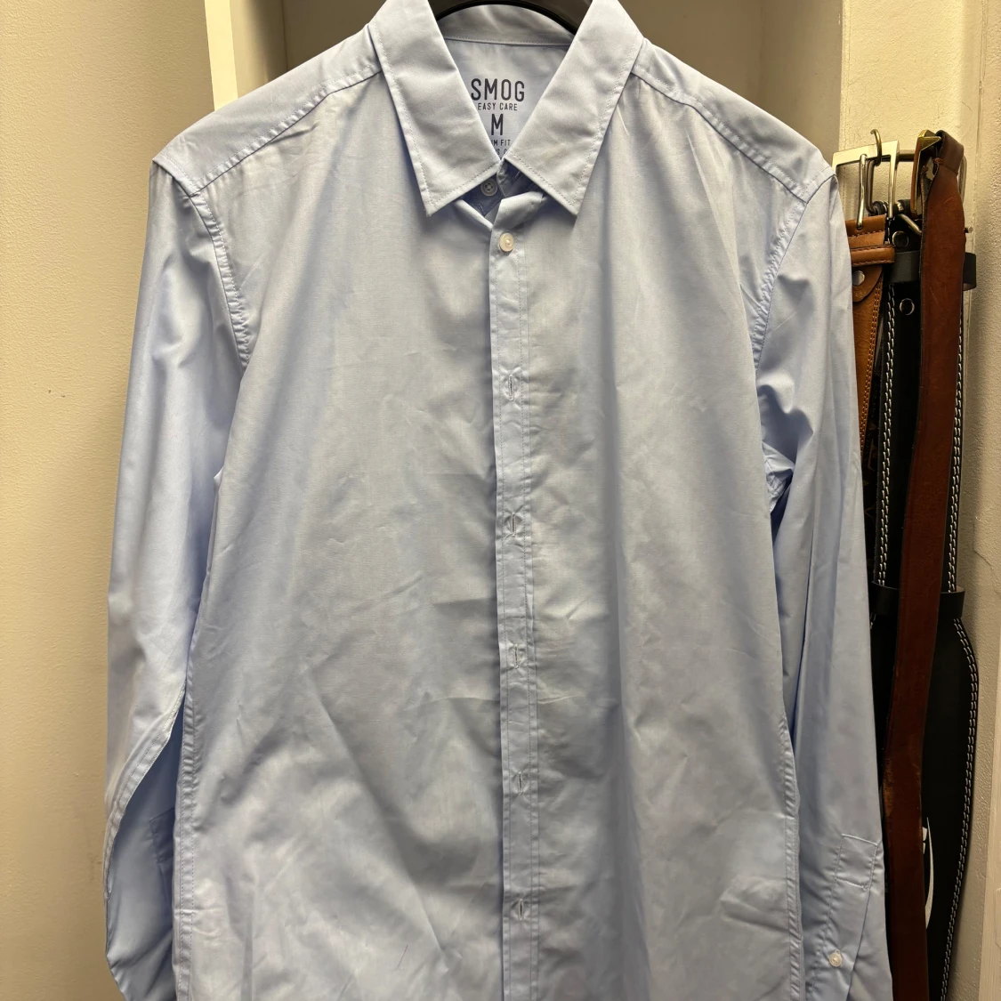 Ljusblå skjorta från Smog