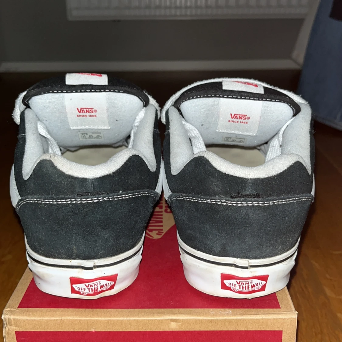 Svarta och vita sneakers från Vans - 2