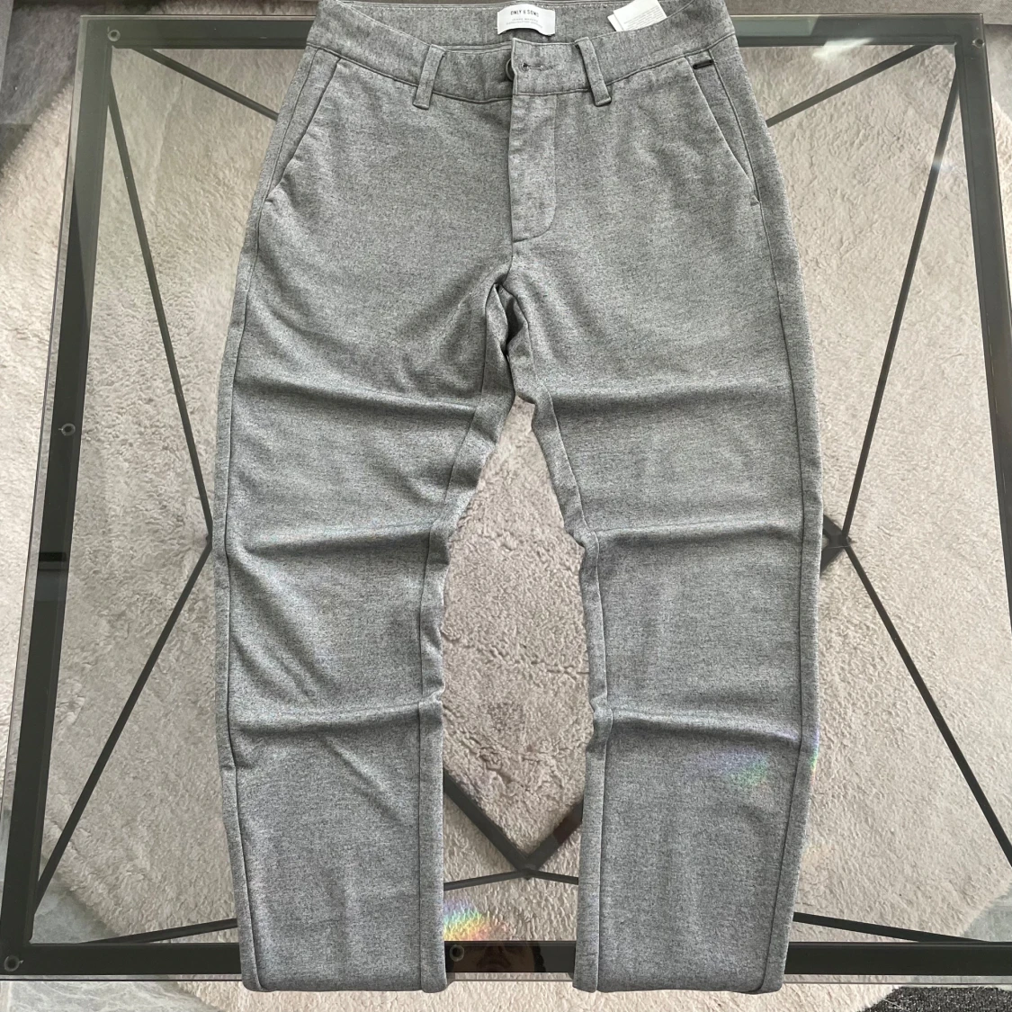 Grå byxor från Only & Sons