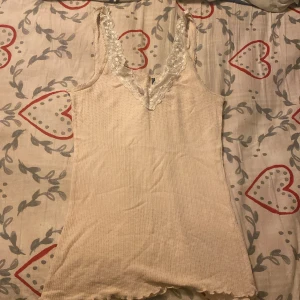 Rosa babydoll ribbad linne  - Jättefint linne som ej kommer till användning längre köpt secondhand!