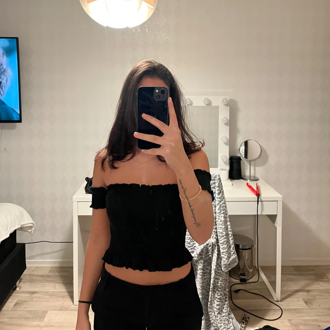 Svart offshoulder topp