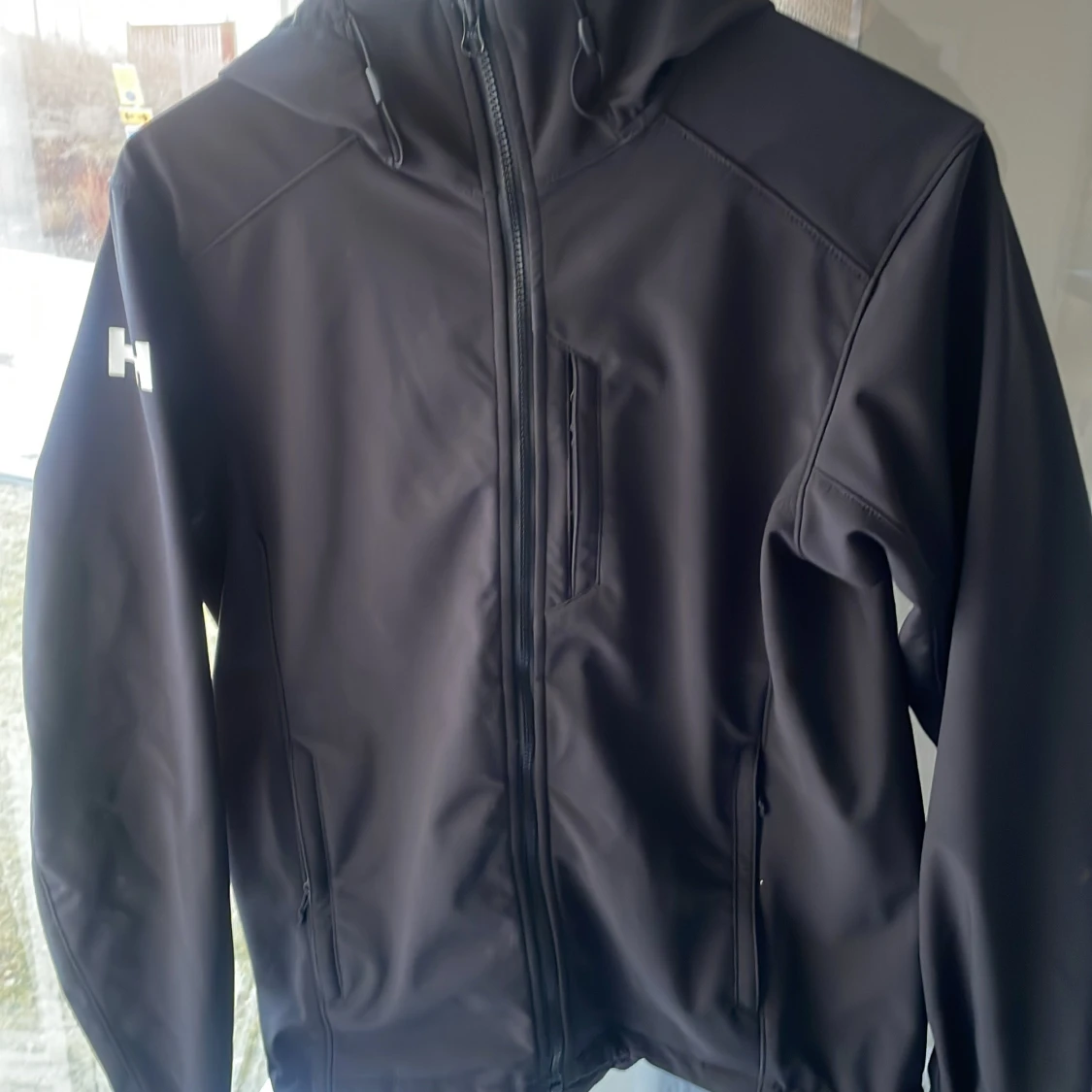 Svart vindjacka från Helly Hansen - 1