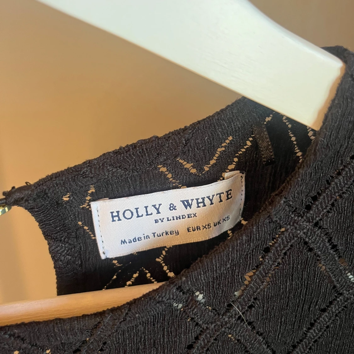 Svart blus från Holly & Whyte - 2