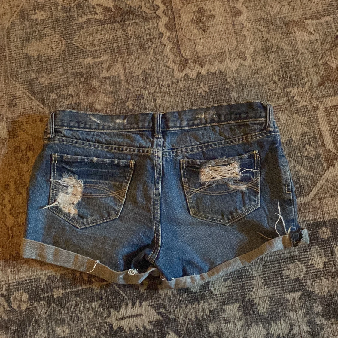 Lågmidjade jeansshorts  - 1