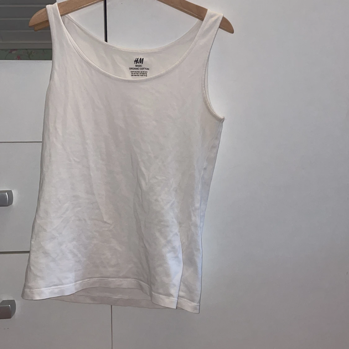 Vit linnetopp från H&M Basic