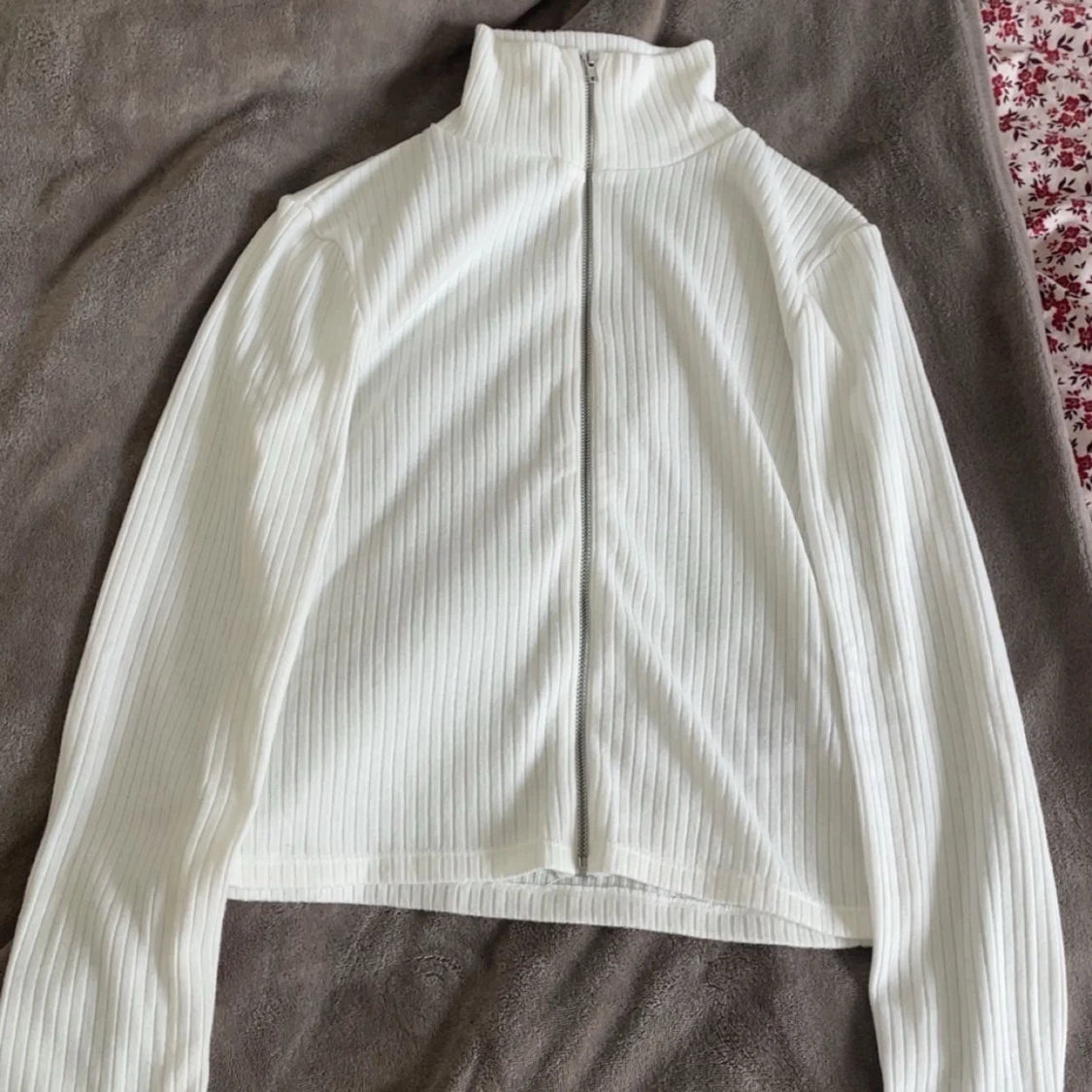 Vit ribbad cardigan - 2