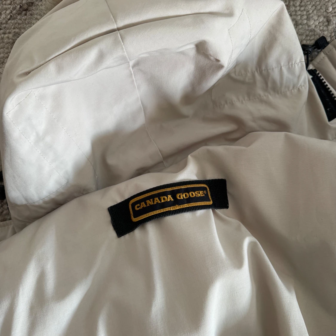 Beige dunjacka från Canada Goose - 3