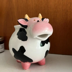   Ko-kanna. Sås kanna. Socker kanna. Porslin ko. 🐄  - Koa 🐄