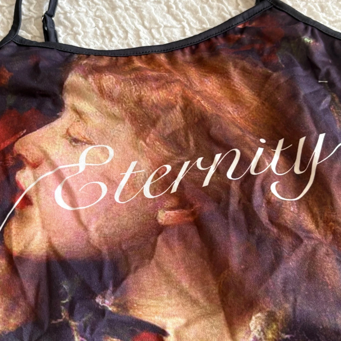 croppad linnetopp med text - 1