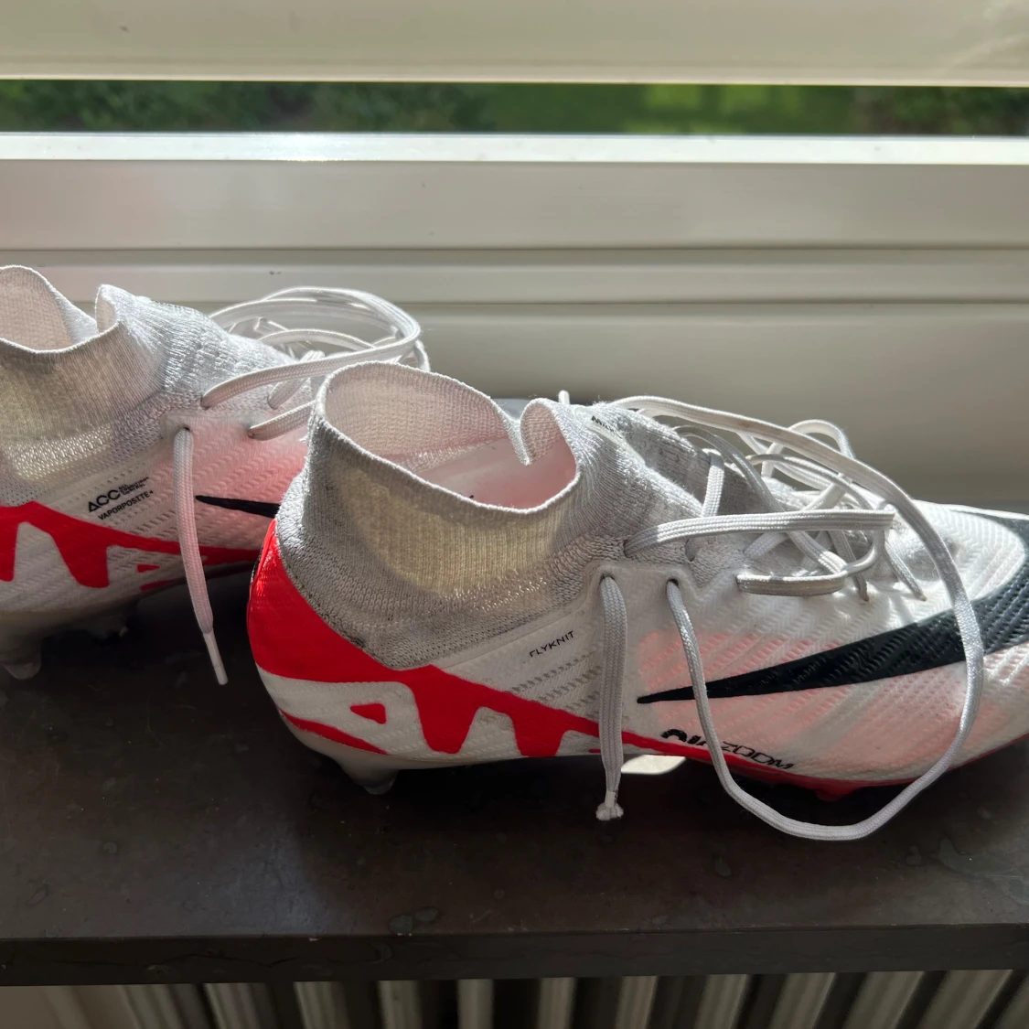 Nike fotbollsskor med högt skaft