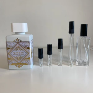 Lattafa Honor & Glory  - En perfekt ananas doft som passar till alla årstider! 😁1ml: 16kr 2ml: 22kr 3ml: 29kr 5ml: 39kr 10ml: 69kr 30ml: 199kr
