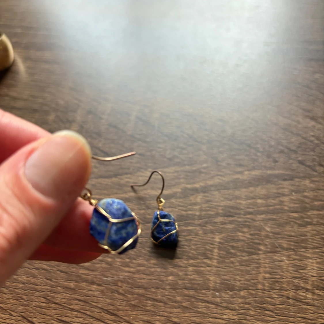 Blå sten örhängen med guldtråd - 2