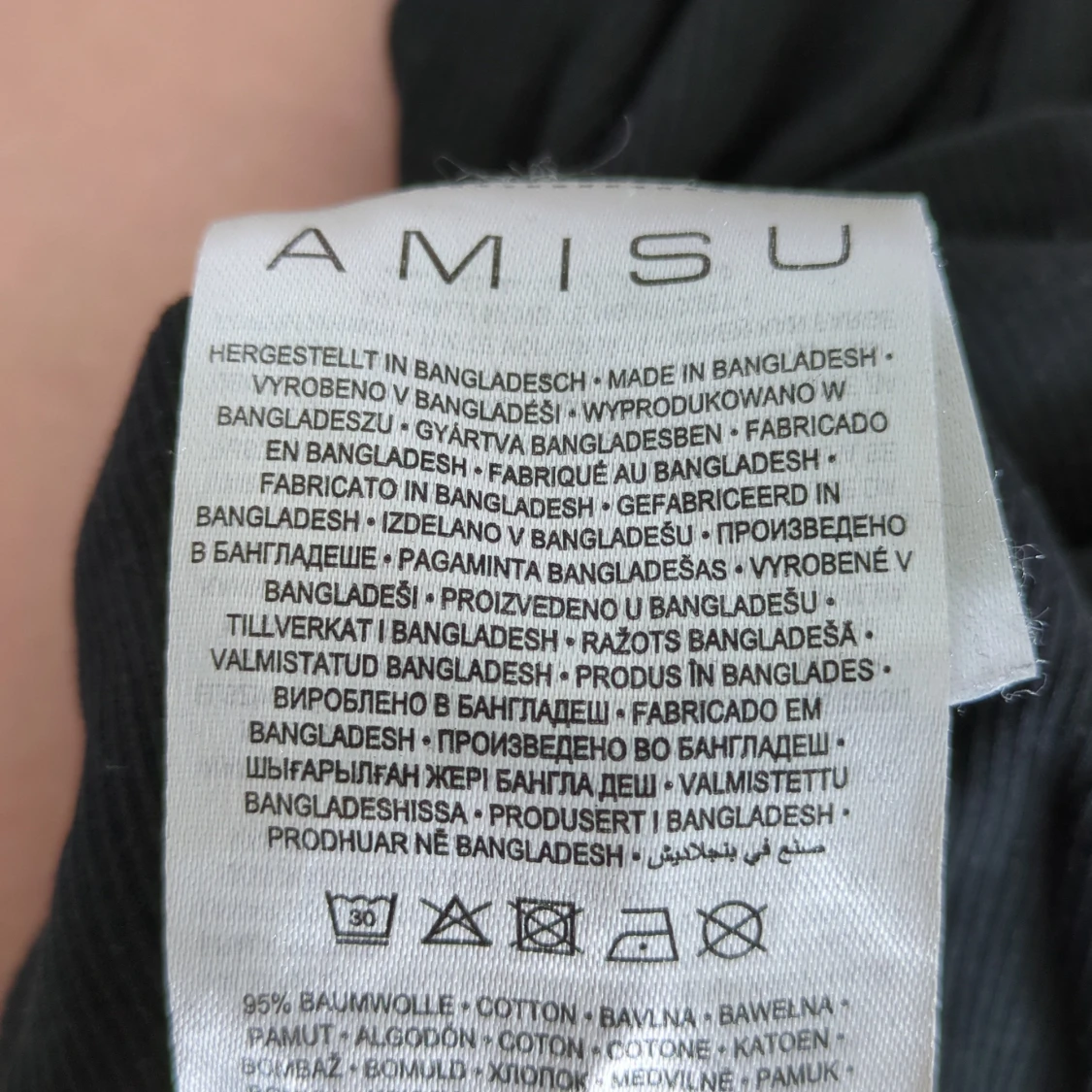 Svart tight kortklänning från Amisu - 2