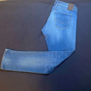 Replay jeans  - Feta Replay jeans i storlek 34/32. 