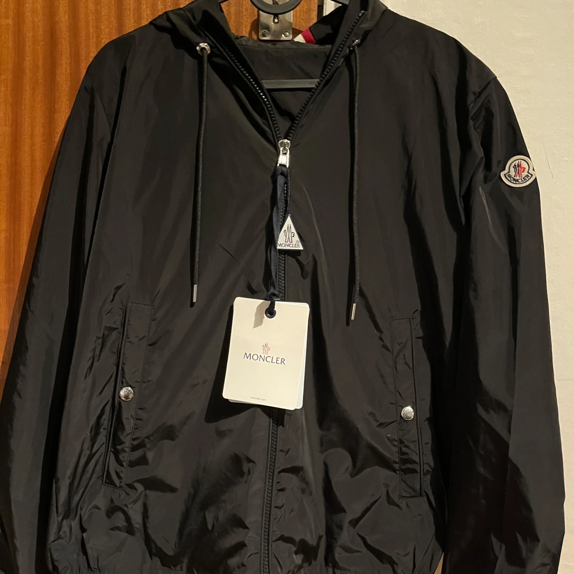 Svart vindjacka från Moncler