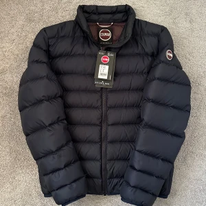 Colmar Jacka - Colmar jacka i nyskick | Storlek 48 vilket motsvarar S | Tags finns kvar | Hör av dig vid frågor eller funderingar!